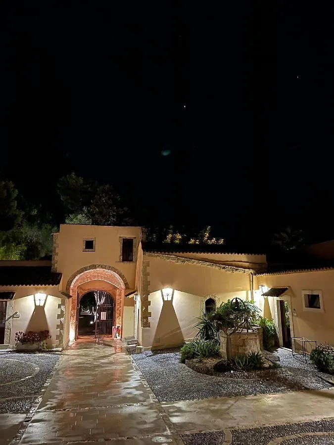 Farm stay Chiusa Di Carlo Agriturismo Avola