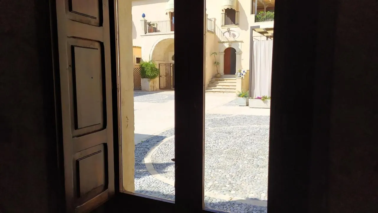 Chiusa Di Carlo Agriturismo Avola