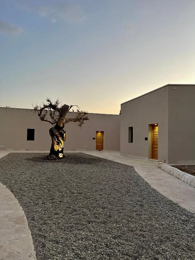 Chiusa Di Carlo Agriturismo Avola